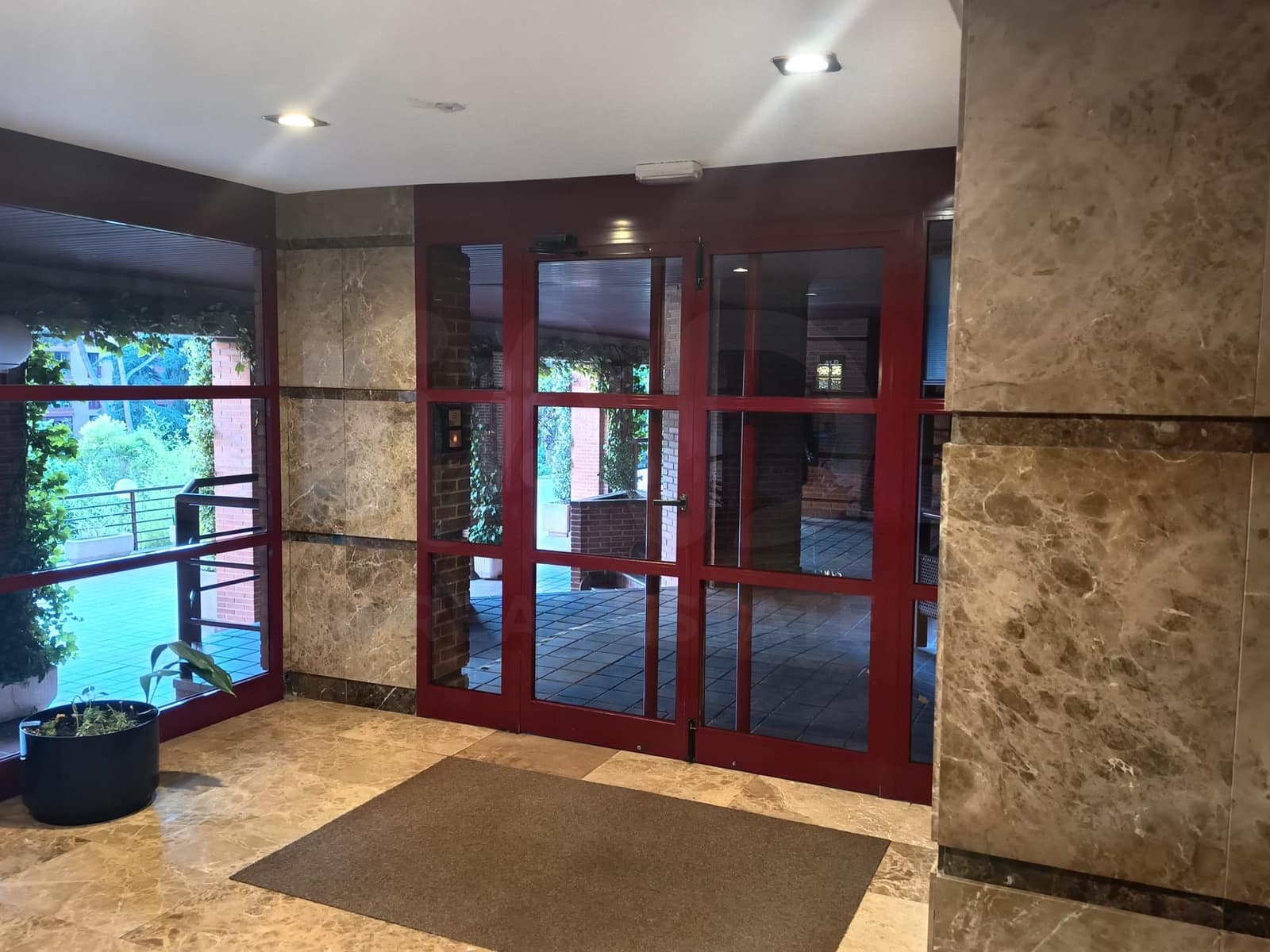 Garage for sale in Madrid city - € 30,500 (Ref: 10034820)