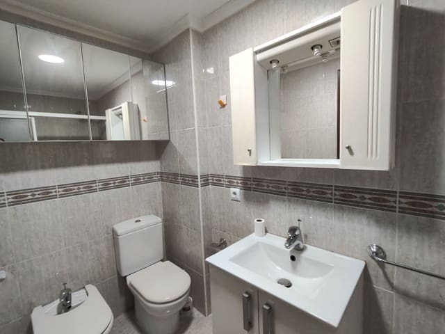 3 makuuhuone Huoneisto myytävänä paikassa Salamanca kaupunki - 233 000 € (Ref: 10035971)
