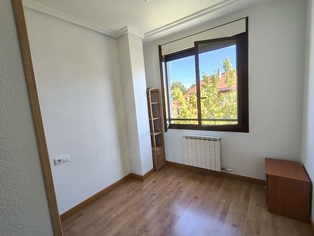 3 makuuhuone Huoneisto myytävänä paikassa Salamanca kaupunki - 233 000 € (Ref: 10035971)