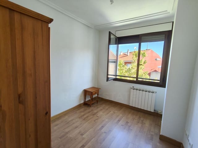 3 makuuhuone Huoneisto myytävänä paikassa Salamanca kaupunki - 233 000 € (Ref: 10035971)