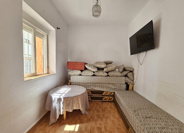5 bedroom Townhouse for sale in La Mamola, Polopos - € 115,000 (Ref: 10035972)