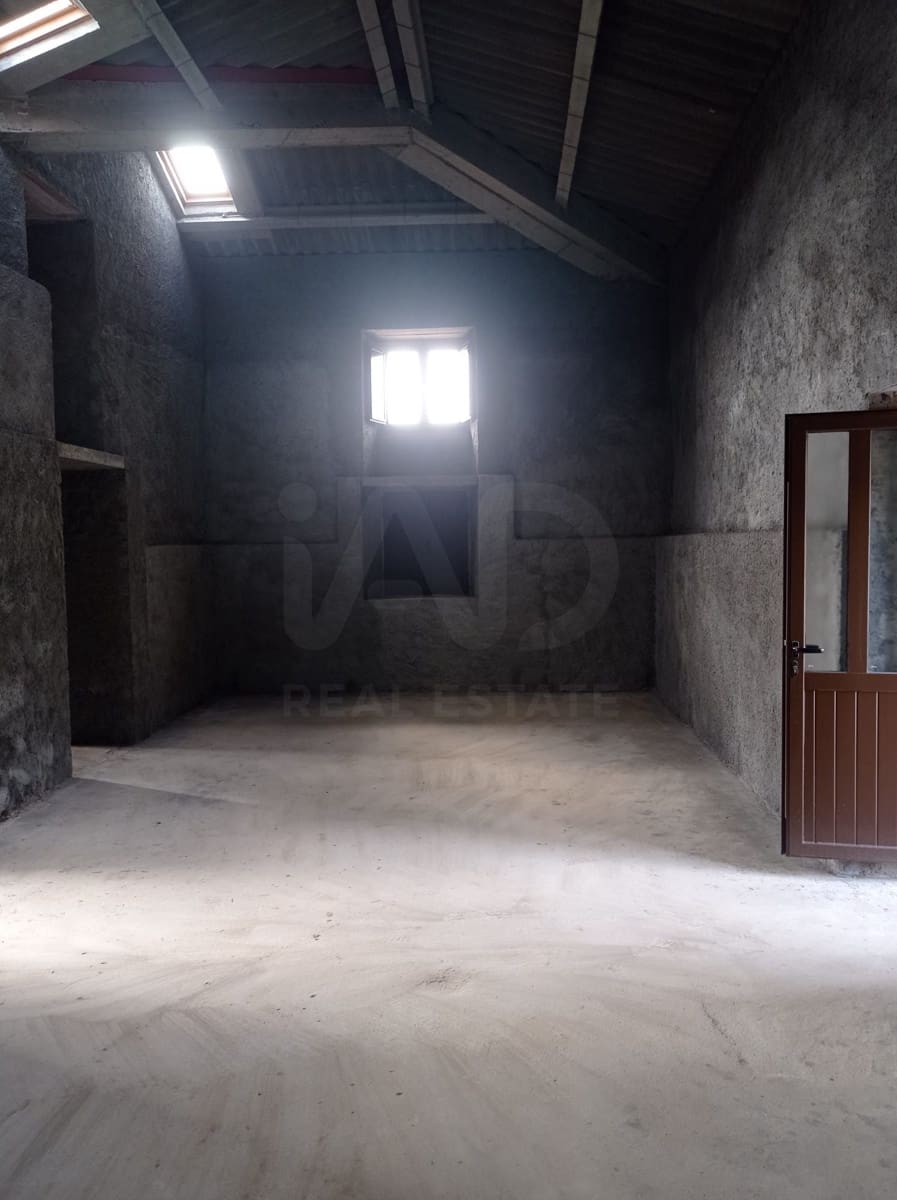 Omakotitalo myytävänä paikassa Naron - 190 000 € (Ref: 10035976)