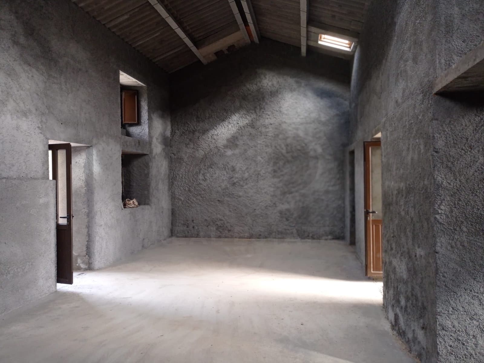 Omakotitalo myytävänä paikassa Naron - 190 000 € (Ref: 10035976)