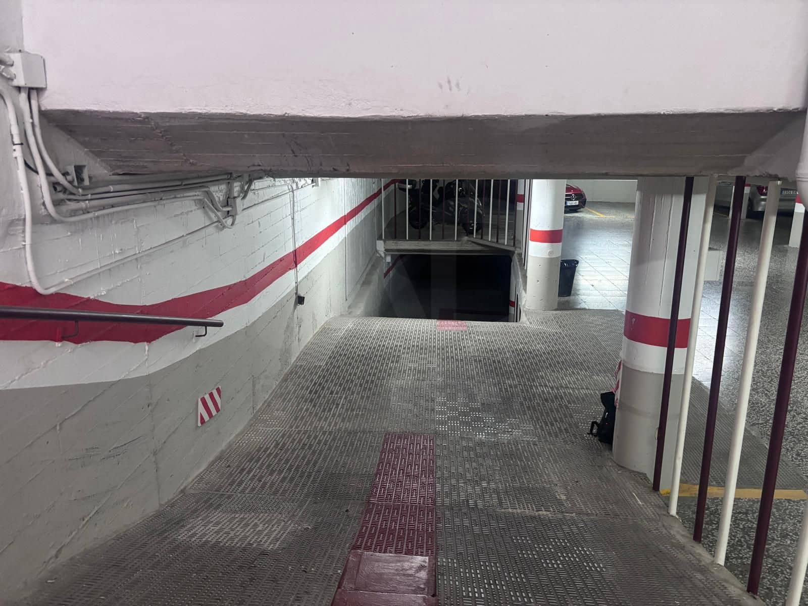 Garage te koop in Alicante stad - € 26.000 (Ref: 10035977)