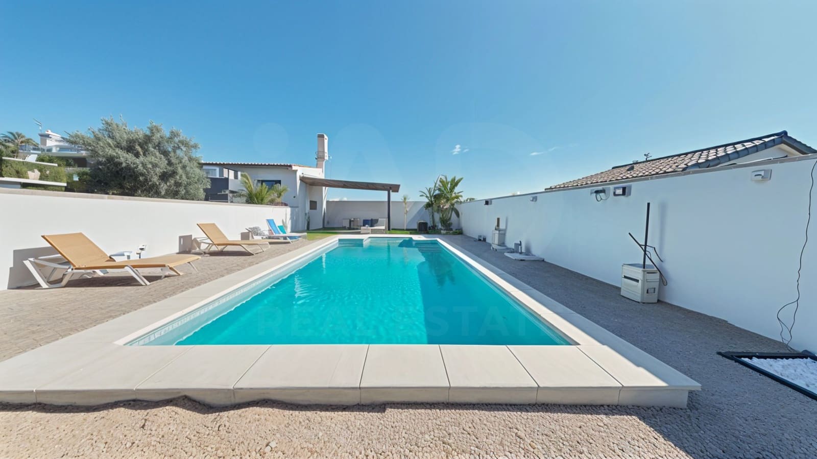 4 bedroom Townhouse for sale in Chiclana de la Frontera with pool garage - € 380,000 (Ref: 10035978)