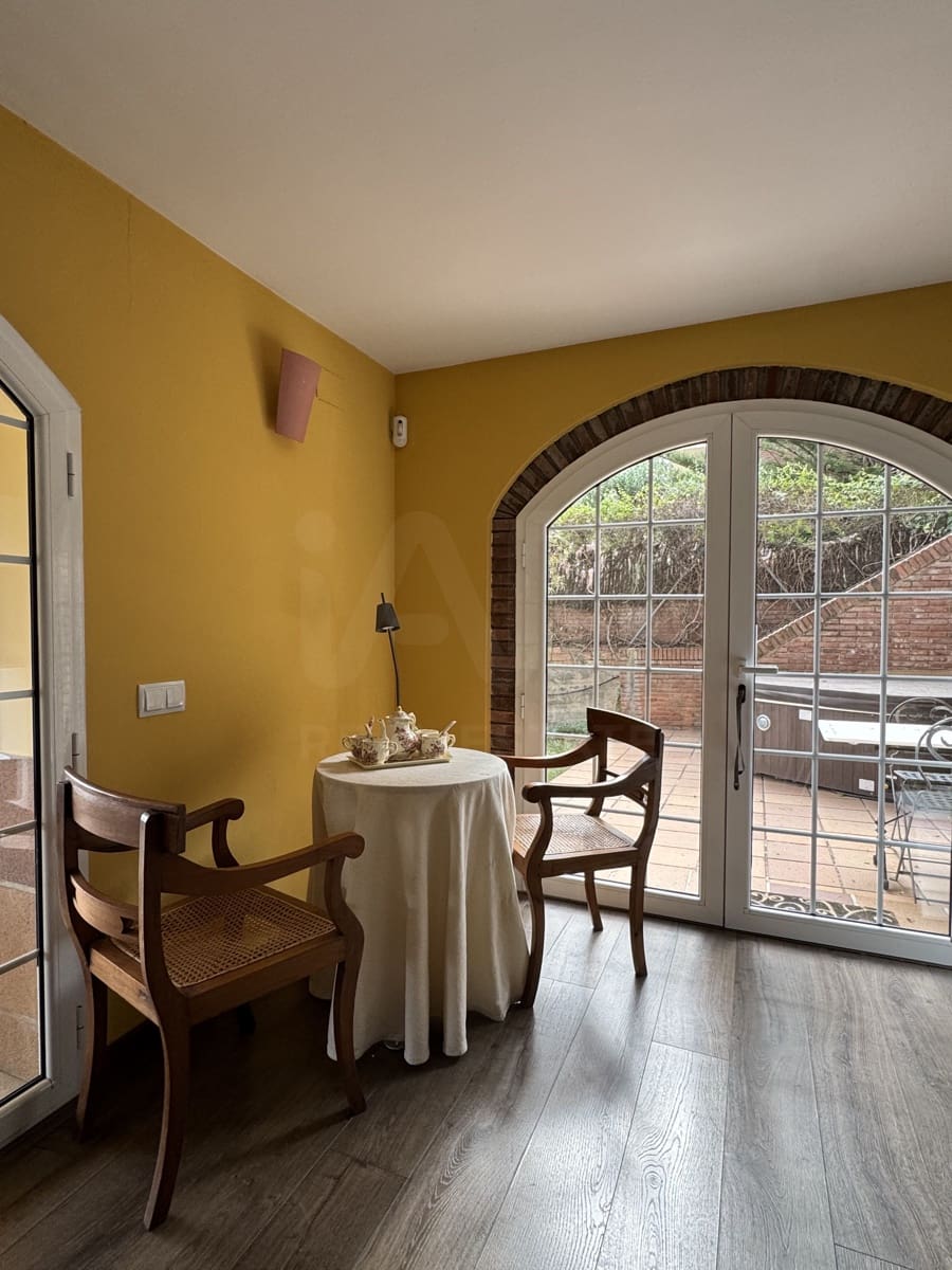 5 bedroom Townhouse for sale in La Palma de Cervello with pool - € 870,000 (Ref: 10035980)