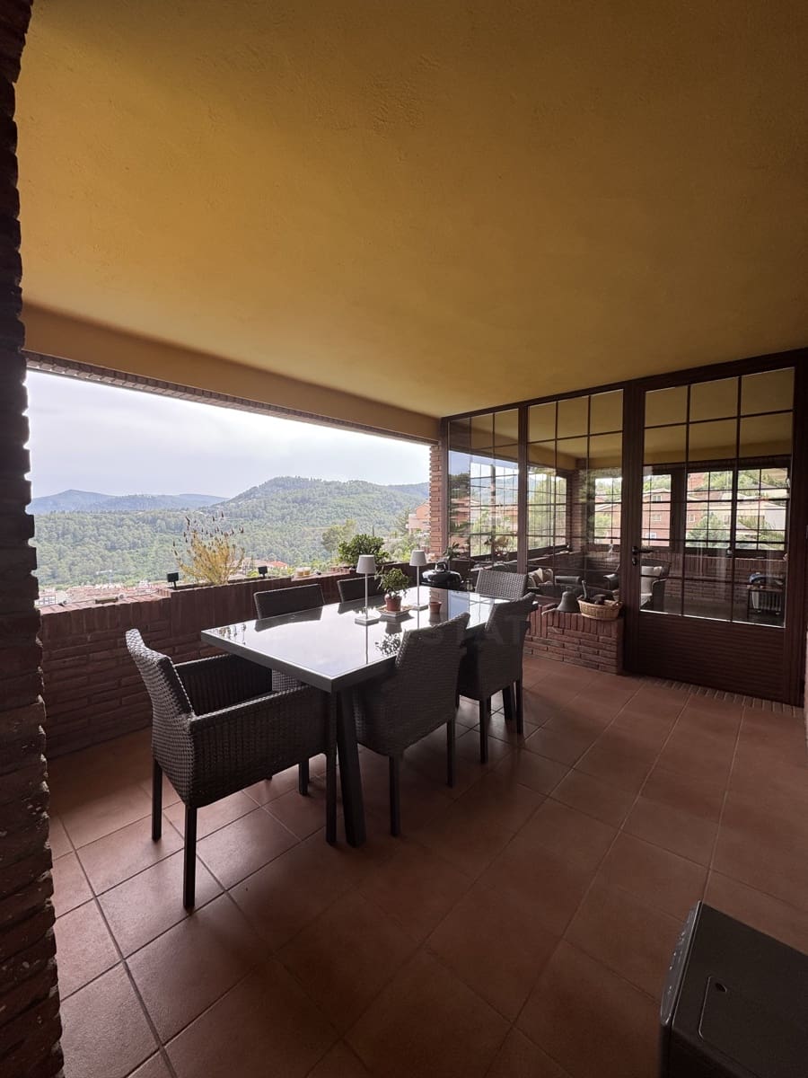 5 bedroom Townhouse for sale in La Palma de Cervello with pool - € 870,000 (Ref: 10035980)