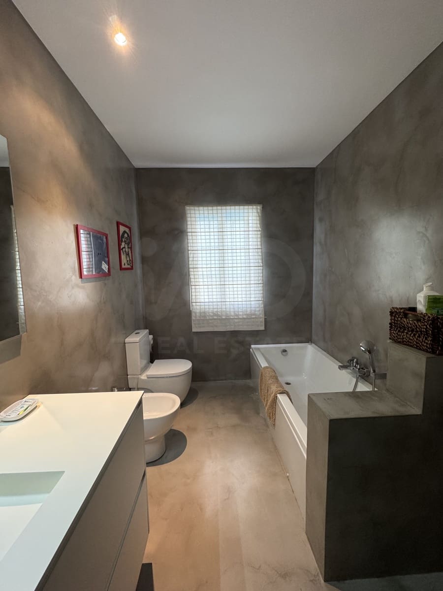 5 bedroom Townhouse for sale in La Palma de Cervello with pool - € 870,000 (Ref: 10035980)