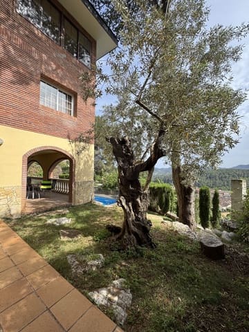 5 bedroom Townhouse for sale in La Palma de Cervelló with pool - € 870,000 (Ref: 10035980)