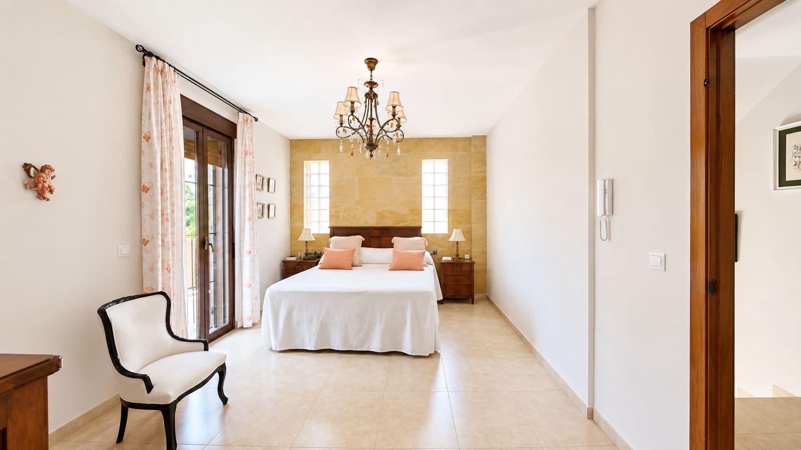6 quarto Casa em Banda para venda em Cordova cidade com piscina garagem - 630 000 € (Ref: 10036286)