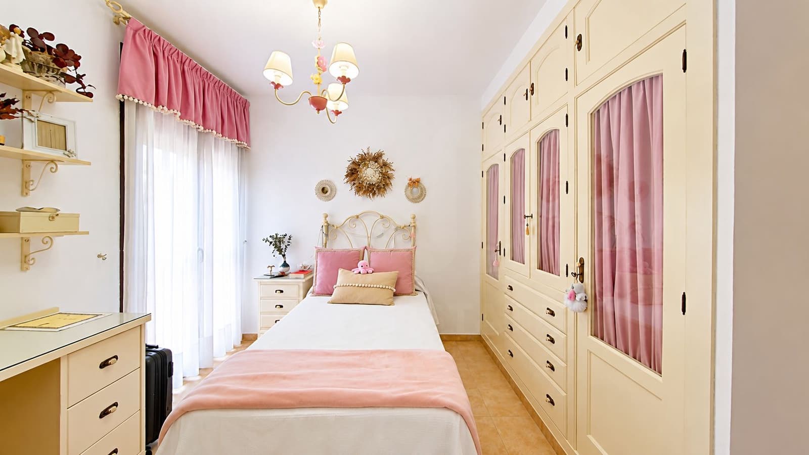 6 quarto Casa em Banda para venda em Cordova cidade com piscina garagem - 630 000 € (Ref: 10036286)