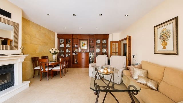 6 quarto Casa em Banda para venda em Santa Maria de Trassierra, Córdova cidade com piscina garagem - 630 000 € (Ref: 10036286)