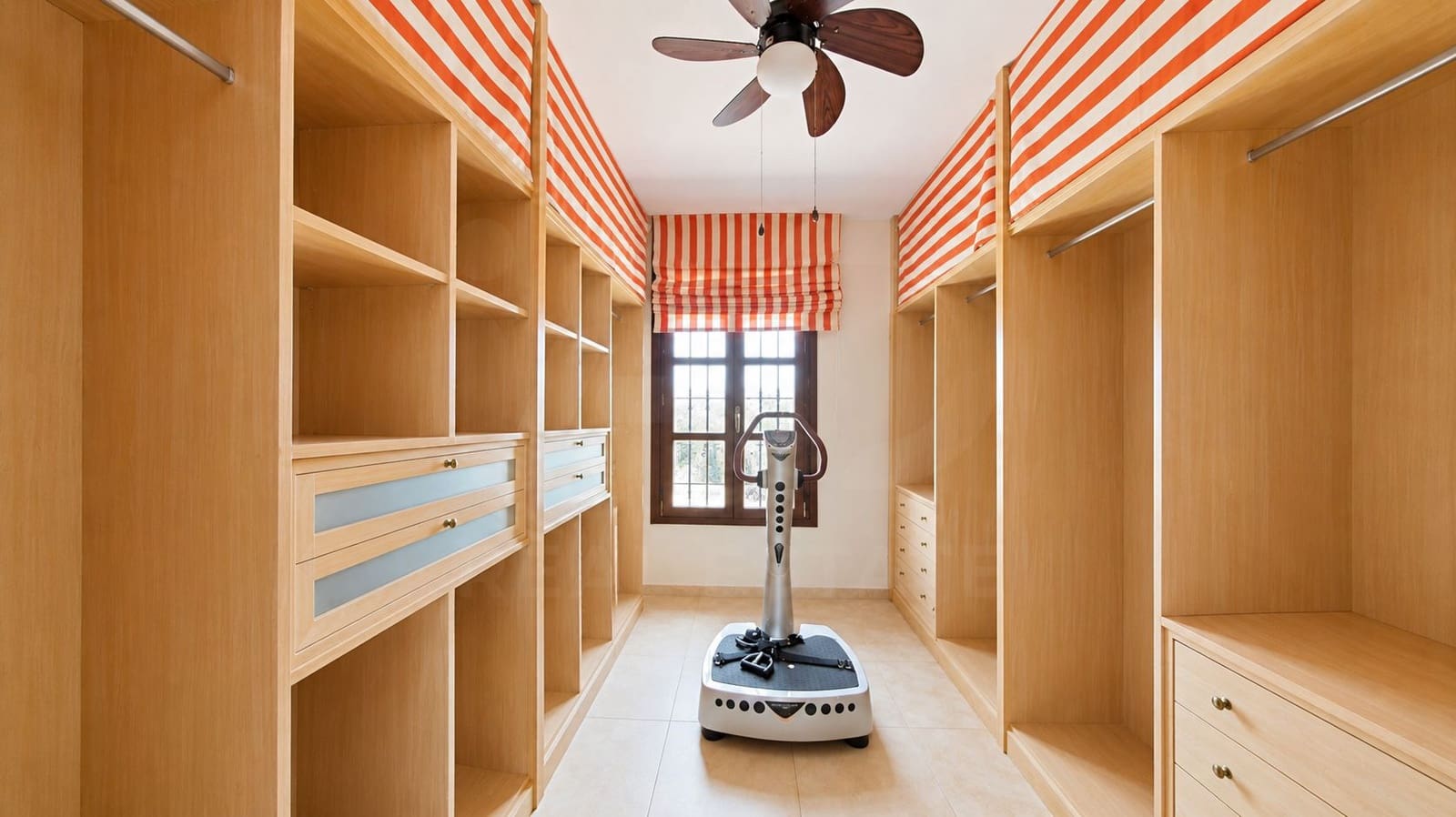 6 quarto Casa em Banda para venda em Cordova cidade com piscina garagem - 630 000 € (Ref: 10036286)