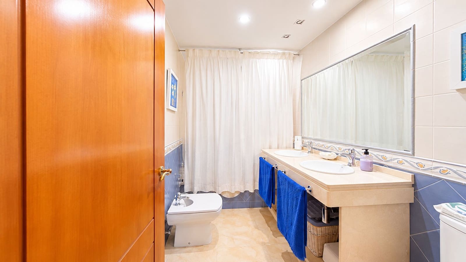 6 quarto Casa em Banda para venda em Cordova cidade com piscina garagem - 630 000 € (Ref: 10036286)