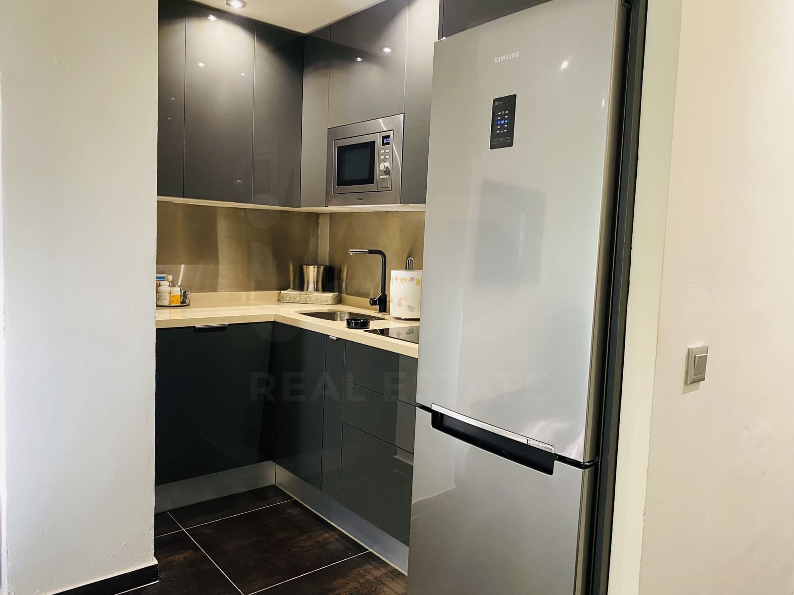 1 bedroom Apartment for sale in Estepona with pool - € 209,000 (Ref: 10036287)