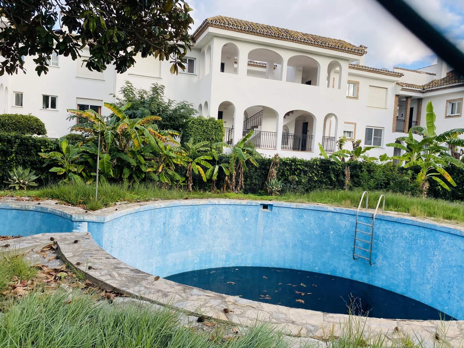 1 bedroom Apartment for sale in Estepona with pool - € 209,000 (Ref: 10036287)