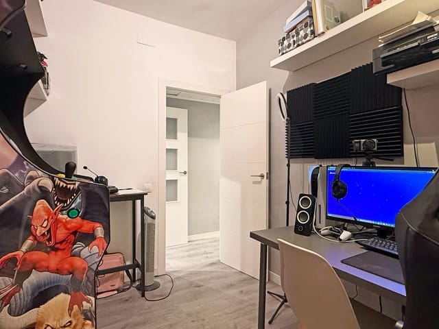 4 quarto Apartamento para venda em La Verneda i La Pau, Barcelona cidade - 525 000 € (Ref: 10036293)