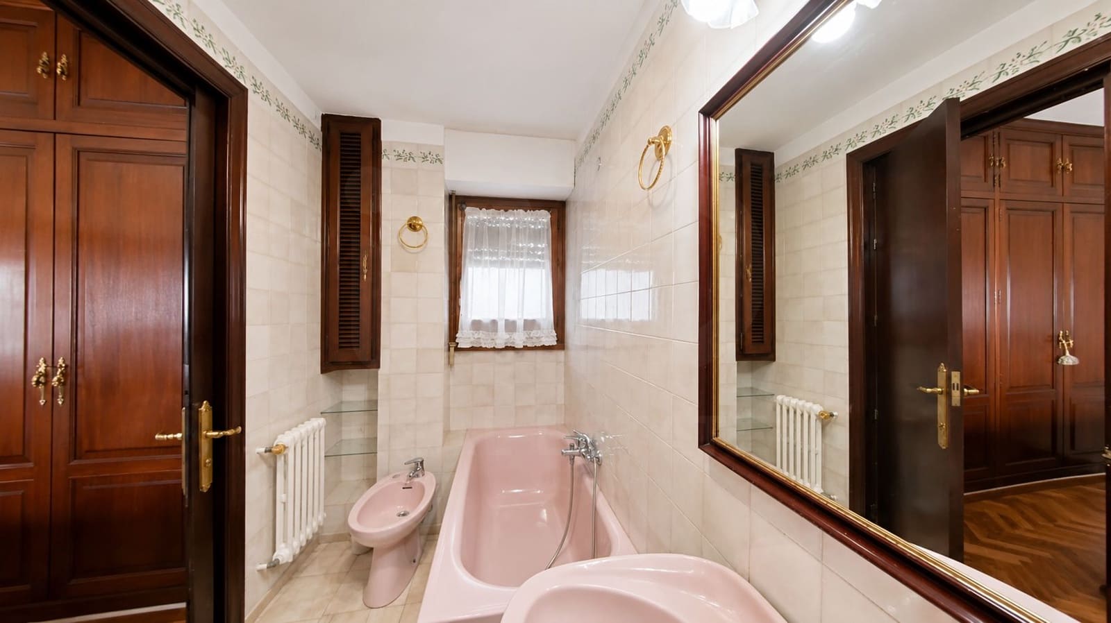 4 sovrum Lägenhet till salu i Cordoba stad med garage - 700 000 € (Ref: 10036297)