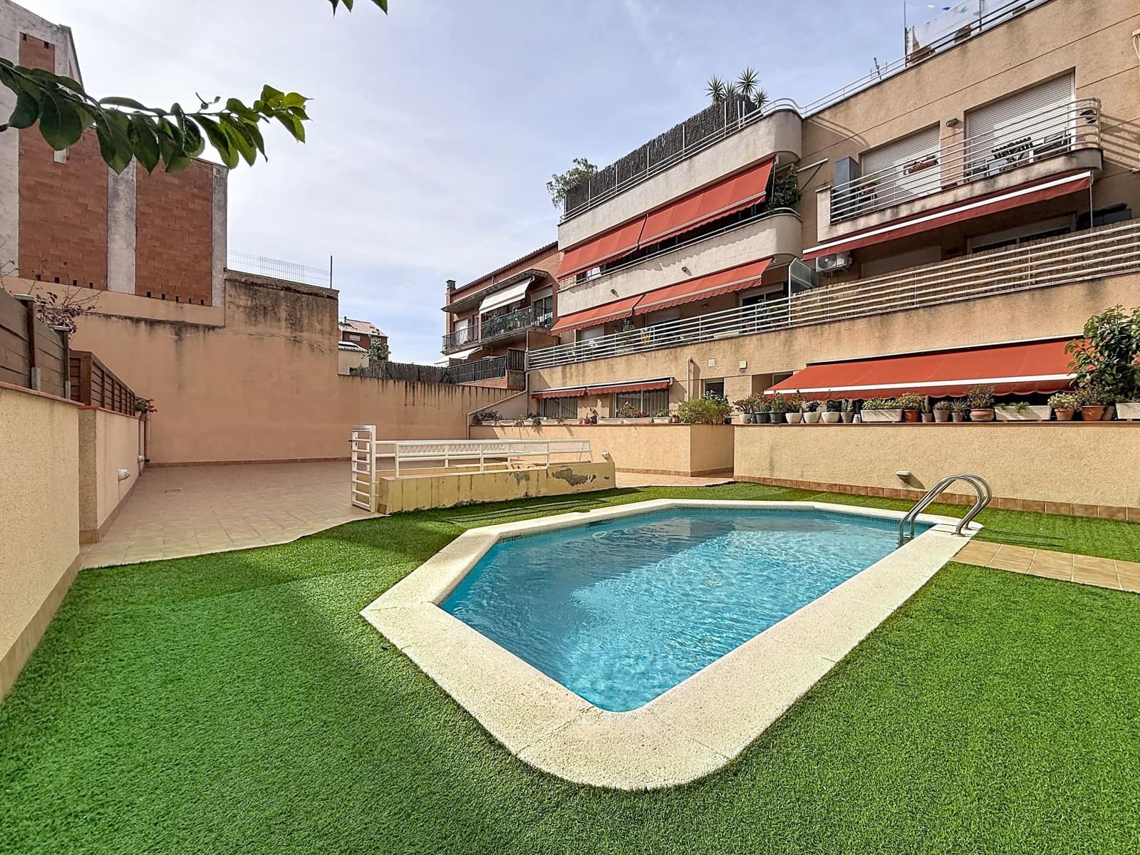 3 quarto Apartamento para venda em Sant Cugat del Valles com piscina - 592 000 € (Ref: 10036300)