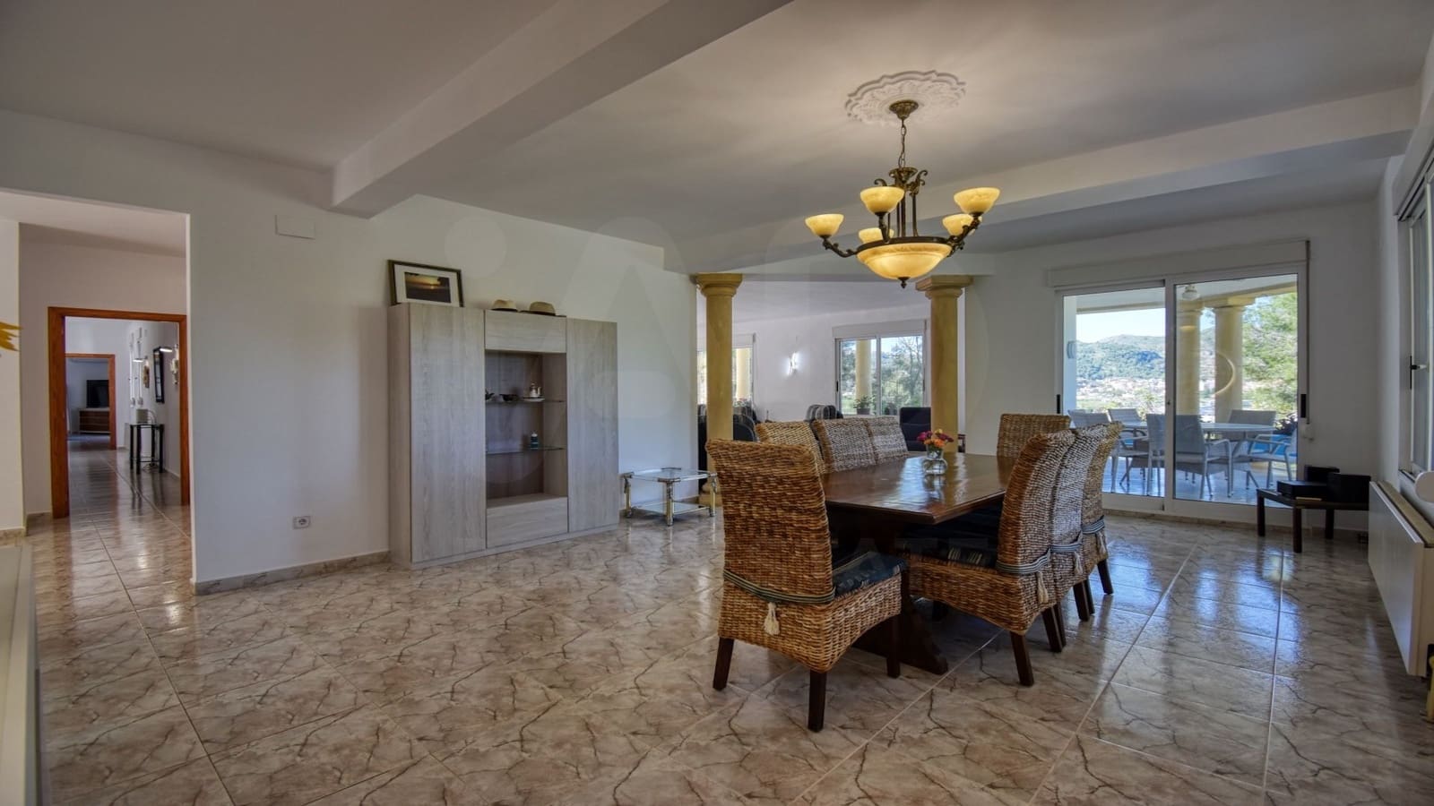 4 soverom Villa til salgs i Pedreguer med svømmebasseng garasje - € 875 000 (Ref: 10037715)
