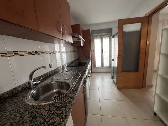 3 bedroom Townhouse for sale in Lepe with garage - € 155,000 (Ref: 10037718)