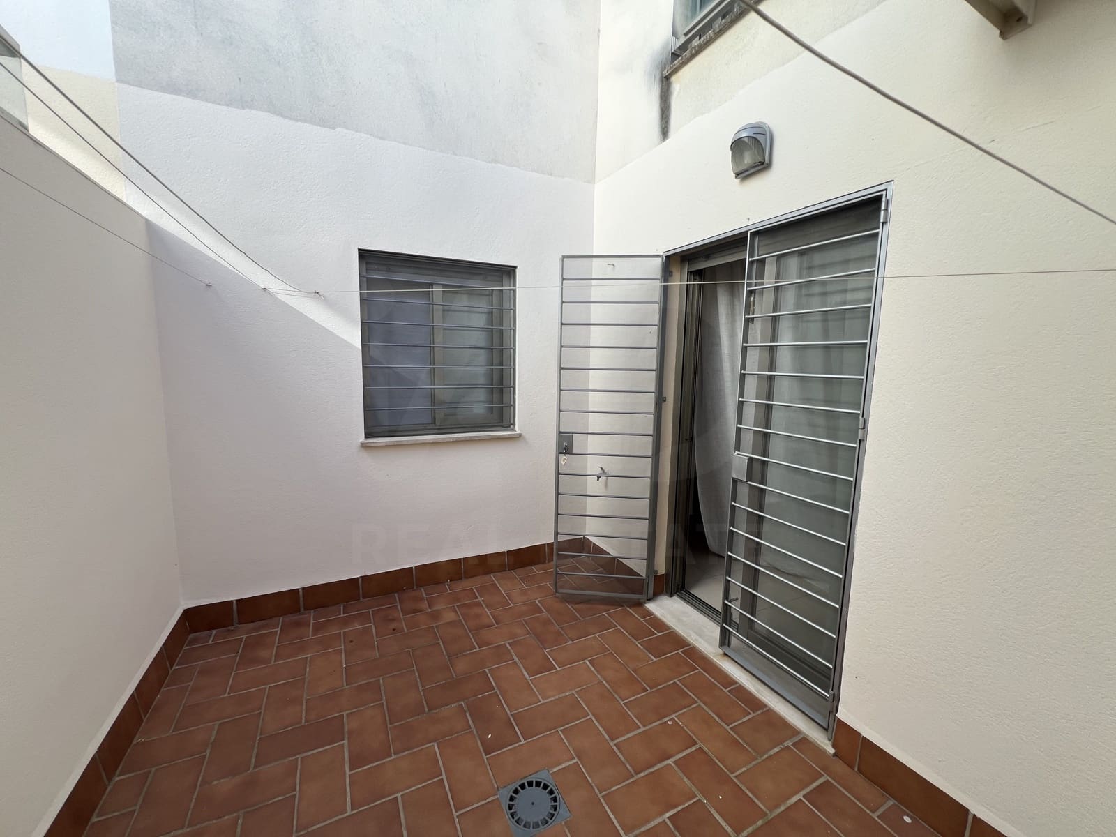 3 bedroom Townhouse for sale in Lepe with garage - € 155,000 (Ref: 10037718)