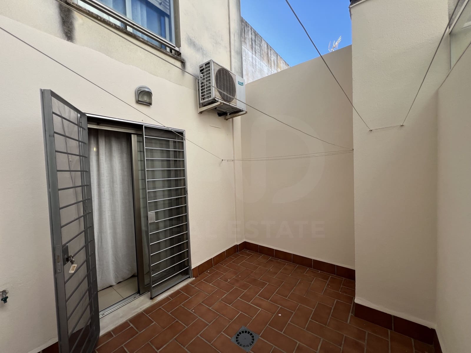 3 bedroom Townhouse for sale in Lepe with garage - € 155,000 (Ref: 10037718)