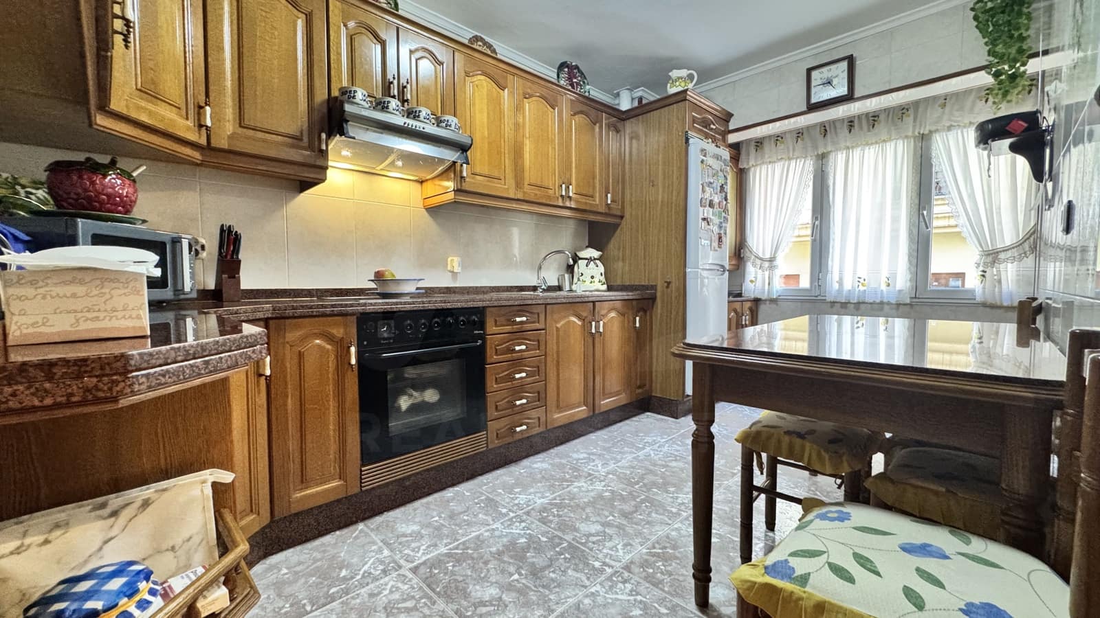 2 soveværelse Lejlighed til salg i Gijon - € 275.000 (Ref: 10037797)