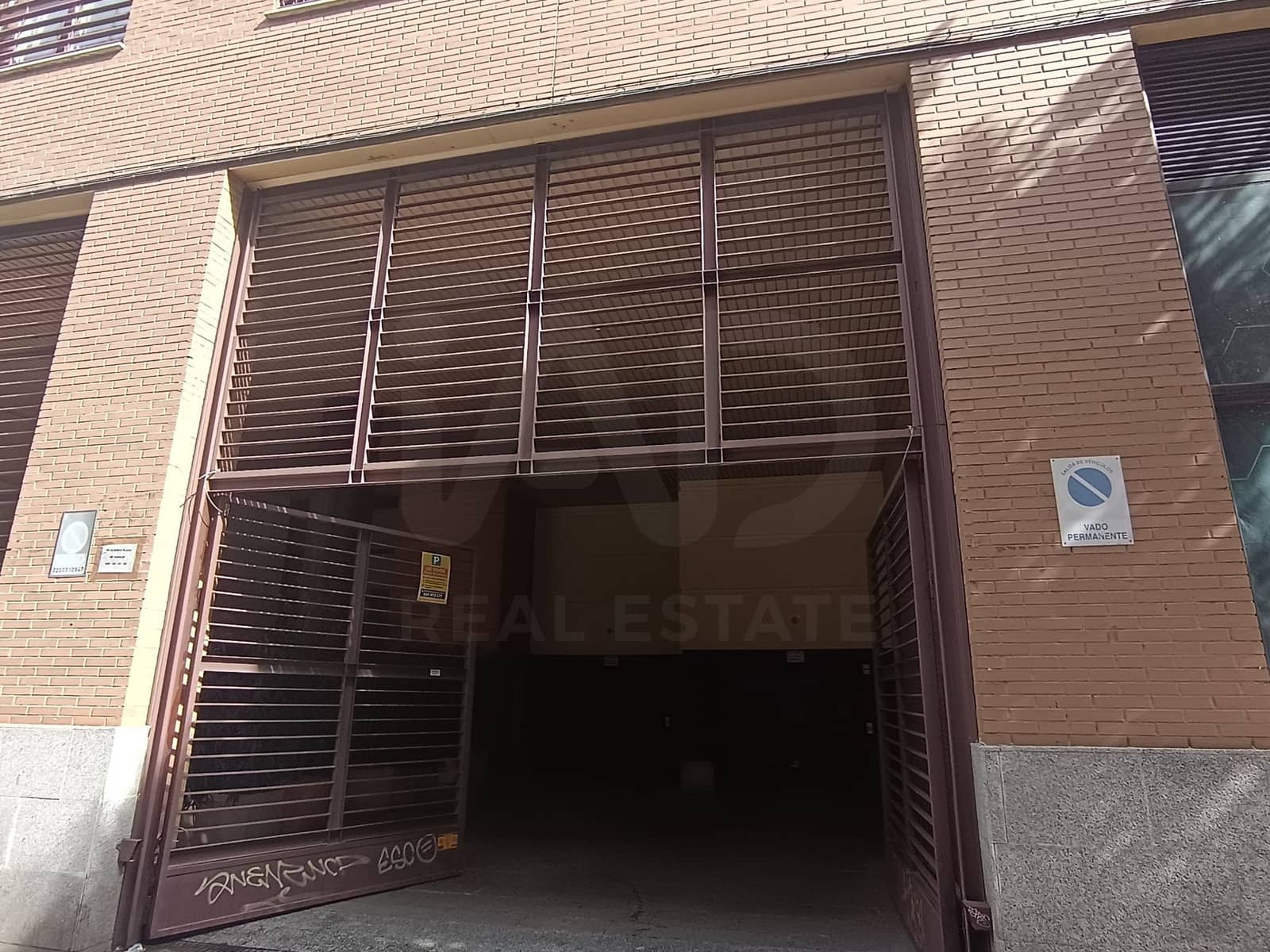 Garage till salu i Madrid stad - 27 452 € (Ref: 10038636)