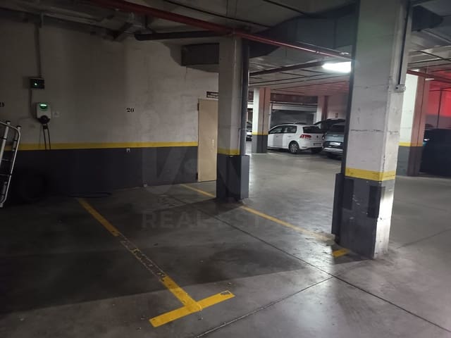 Garage till salu i Acacias, Madrid stad - 33 400 € (Ref: 10038638)