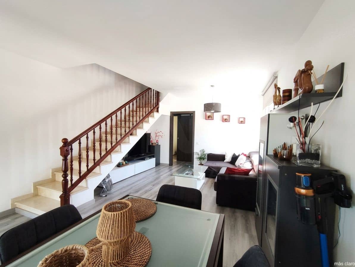 5 bedroom Terraced Villa for sale in Cubelles - € 349,000 (Ref: 10038641)