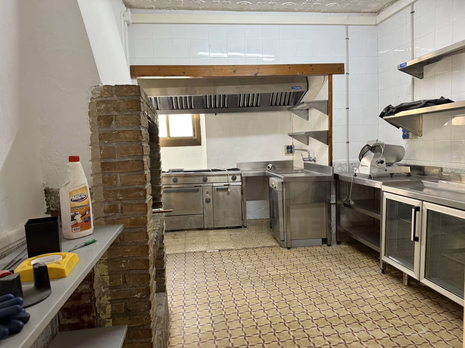 8 soveværelse Byhus til salg i Aiguamurcia - € 155.000 (Ref: 10039323)