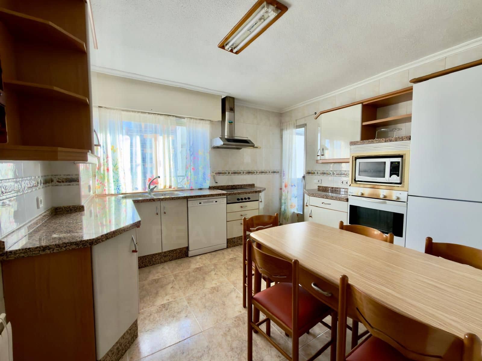 4 soverom Leilighet til salgs i Leon by med garasje - € 299 000 (Ref: 10039324)