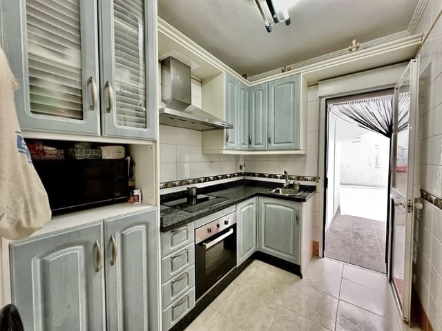4 slaapkamer Rijtjeshuis te koop in Lepe - € 197.000 (Ref: 10039325)
