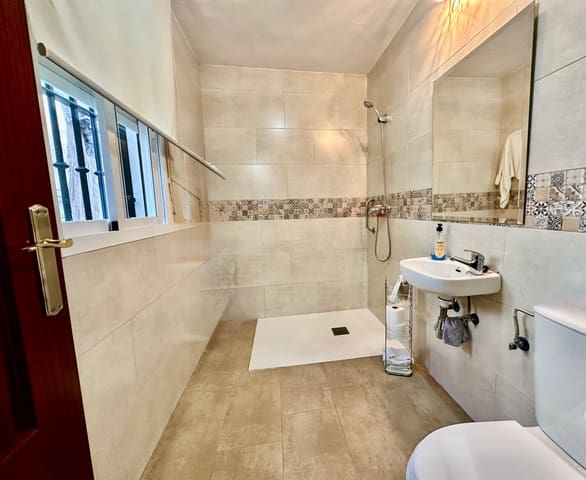 4 slaapkamer Rijtjeshuis te koop in Lepe - € 197.000 (Ref: 10039325)