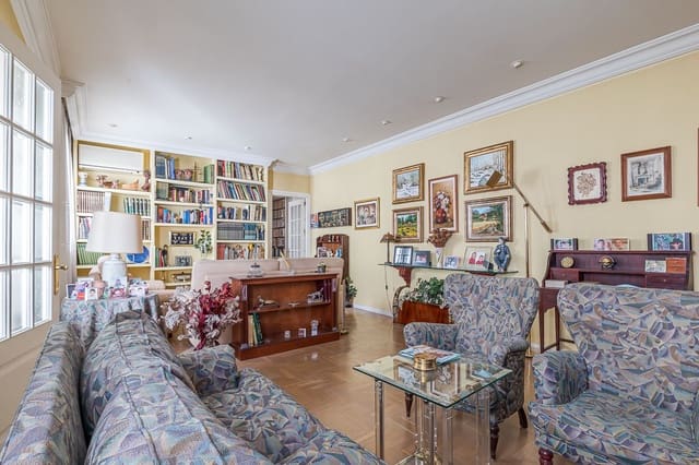 4 bedroom Apartment for sale in Argüelles, Madrid city - € 900,000 (Ref: 10039331)