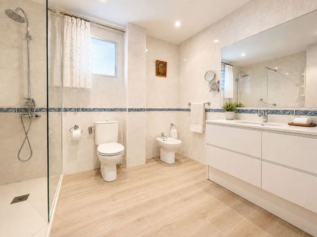 3 chambre Appartement à vendre à Entrevías, Madrid ville - 279 000 € (Ref: 10039334)