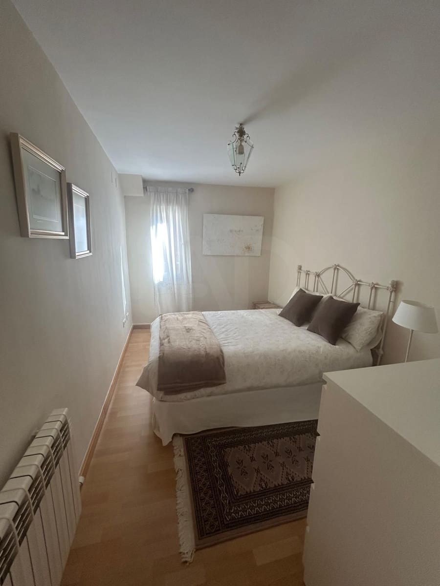 3 sypialnia Apartament na sprzedaż w Miasto Leon - 215 000 € (Ref: 10039339)