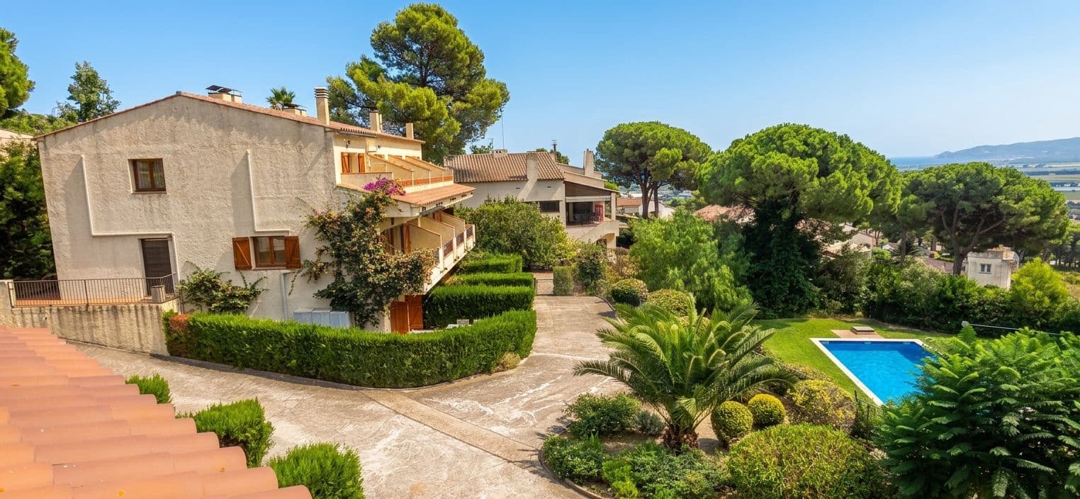 4 quarto Moradia em Banda para venda em Torroella de Montgri com piscina garagem - 385 000 € (Ref: 10040259)