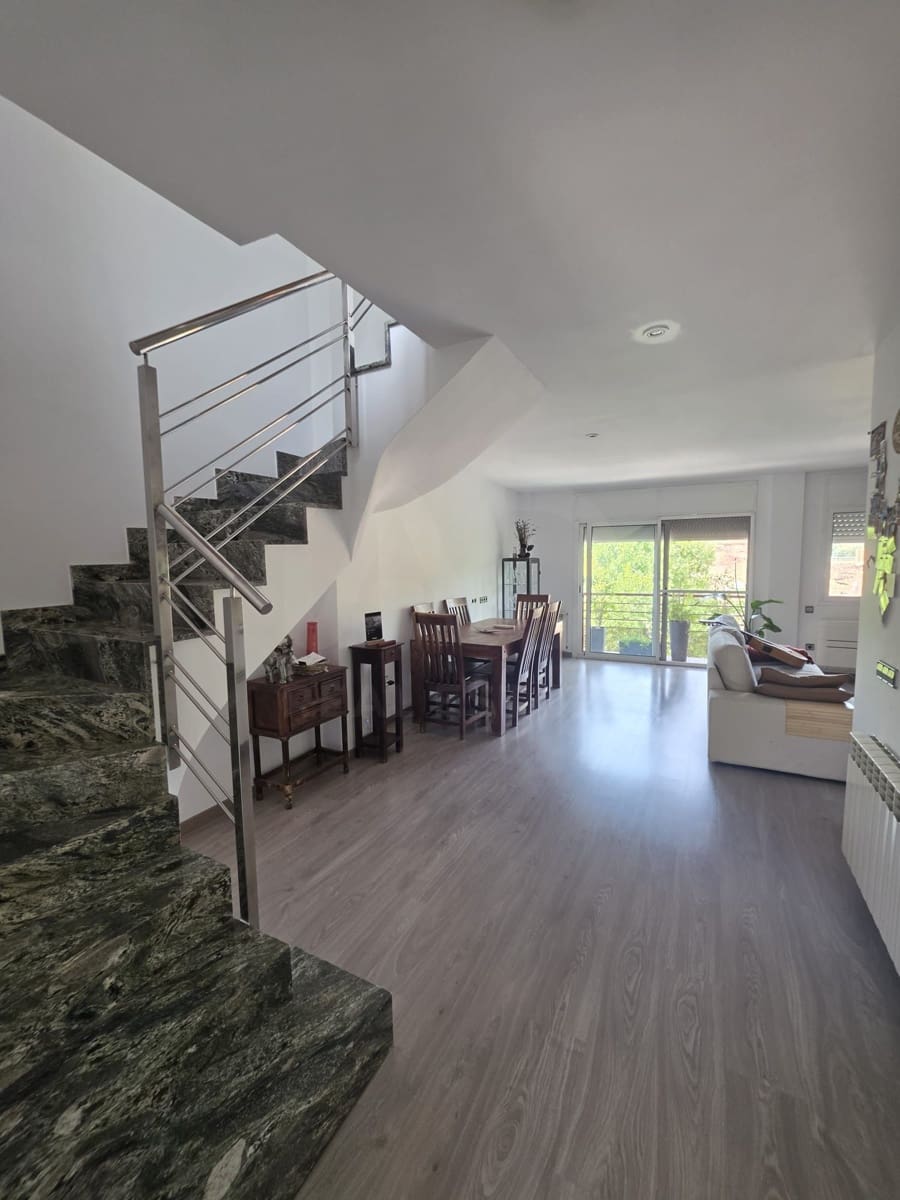 3 bedroom Apartment for sale in Sant Joan de Vilatorrada - € 290,000 (Ref: 10040261)