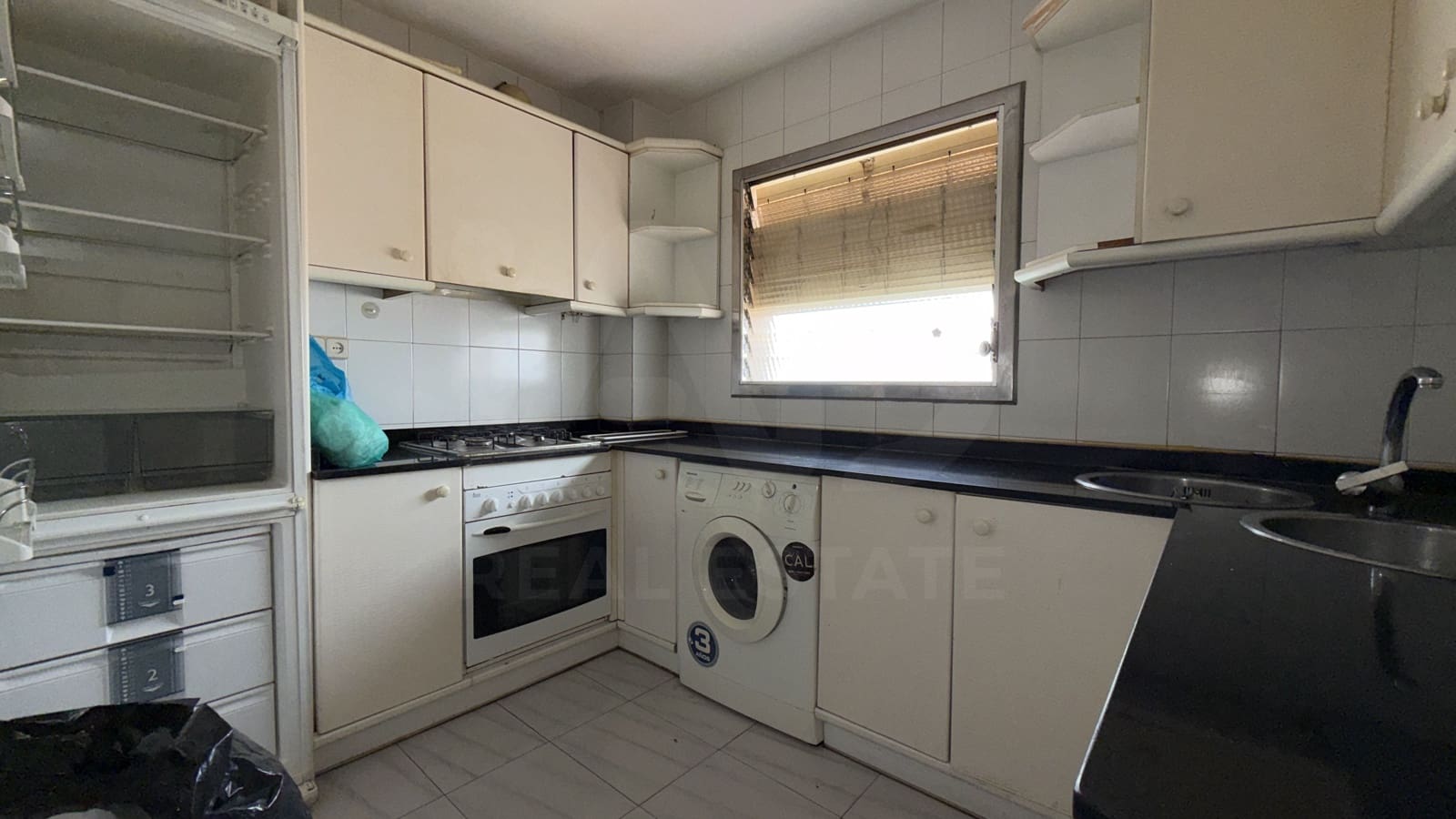 3 bedroom Apartment for sale in Lleida city - € 135,000 (Ref: 10040264)