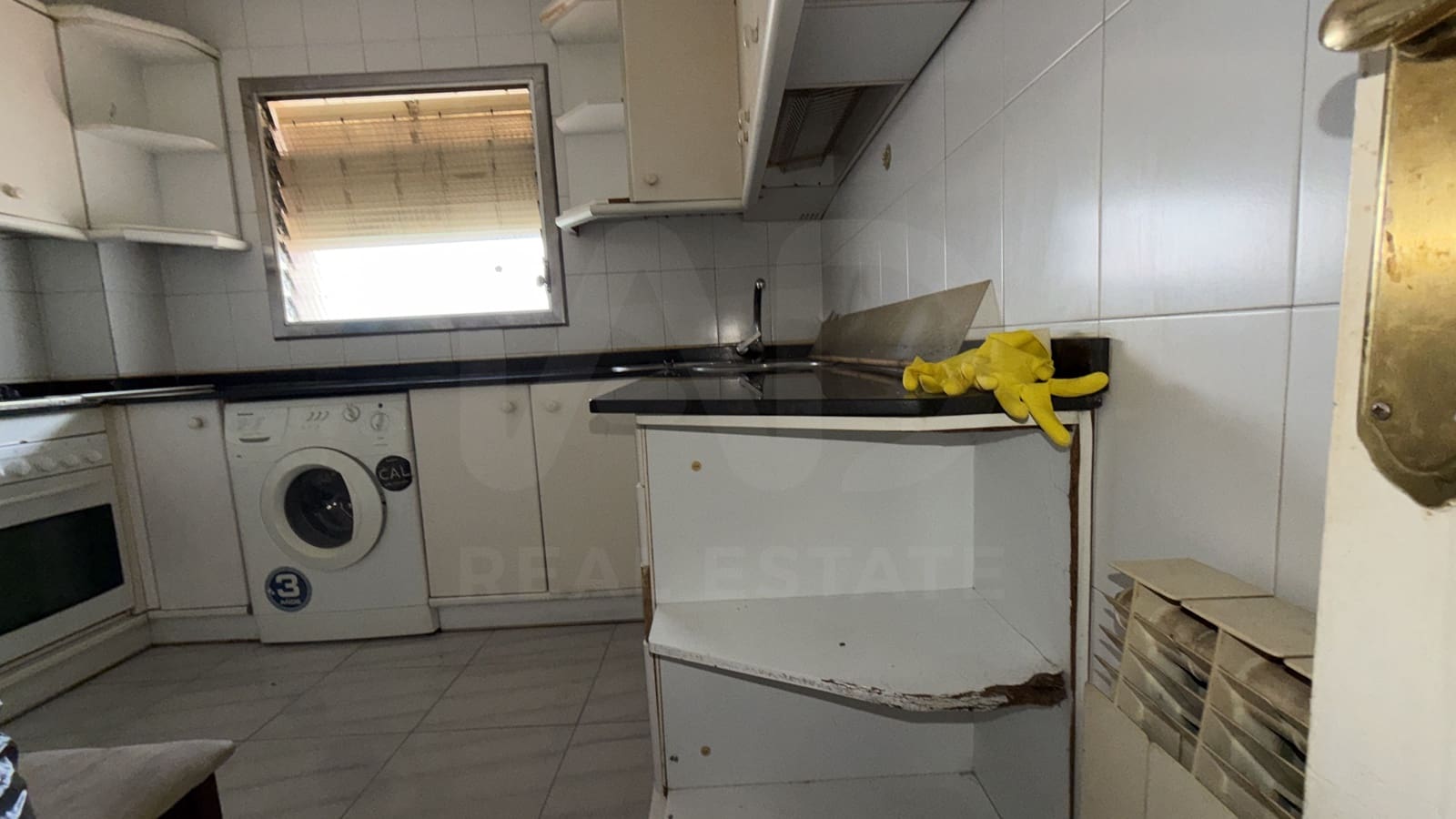 3 bedroom Apartment for sale in Lleida city - € 135,000 (Ref: 10040264)