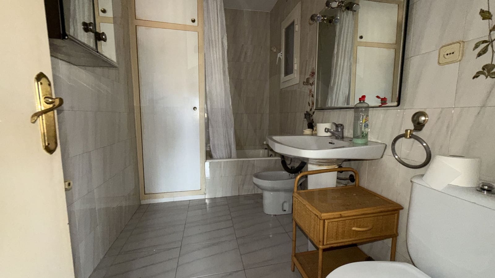 3 bedroom Apartment for sale in Lleida city - € 135,000 (Ref: 10040264)
