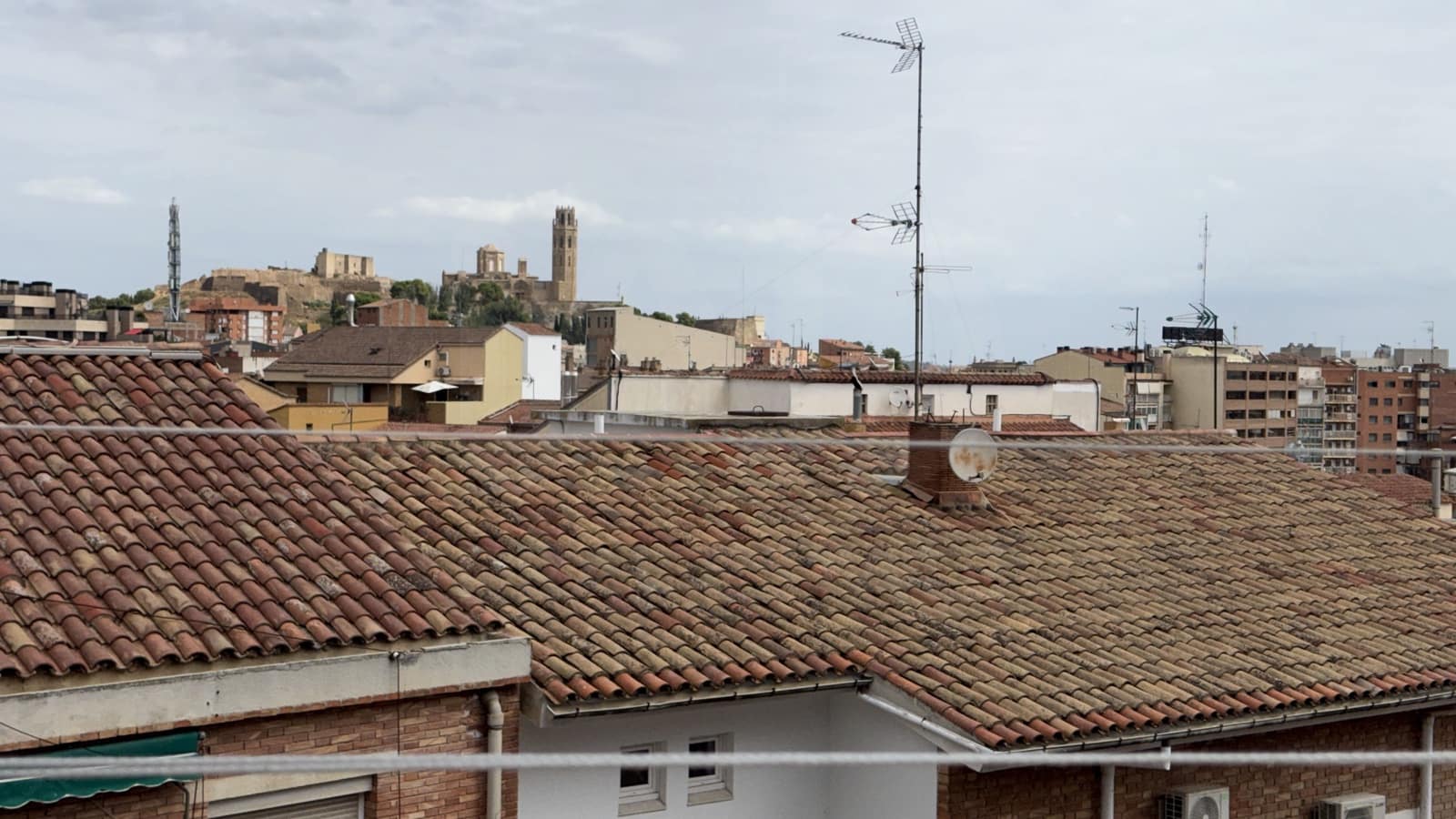 3 bedroom Apartment for sale in Lleida city - € 135,000 (Ref: 10040264)