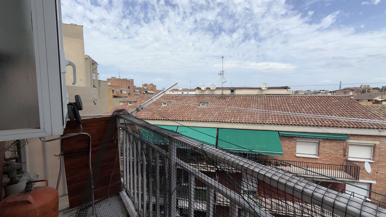 3 bedroom Apartment for sale in Lleida city - € 135,000 (Ref: 10040264)