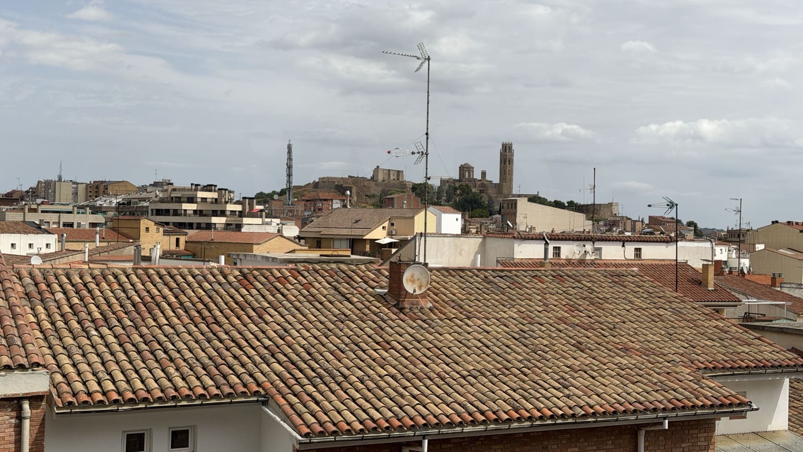 3 bedroom Apartment for sale in Lleida city - € 135,000 (Ref: 10040264)
