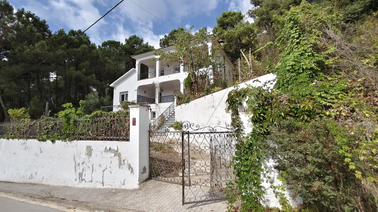 5 bedroom Townhouse for sale in Dosrius with garage - € 450,000 (Ref: 10042042)