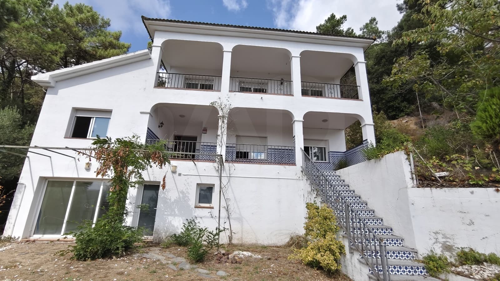 5 bedroom Townhouse for sale in Dosrius with garage - € 450,000 (Ref: 10042042)