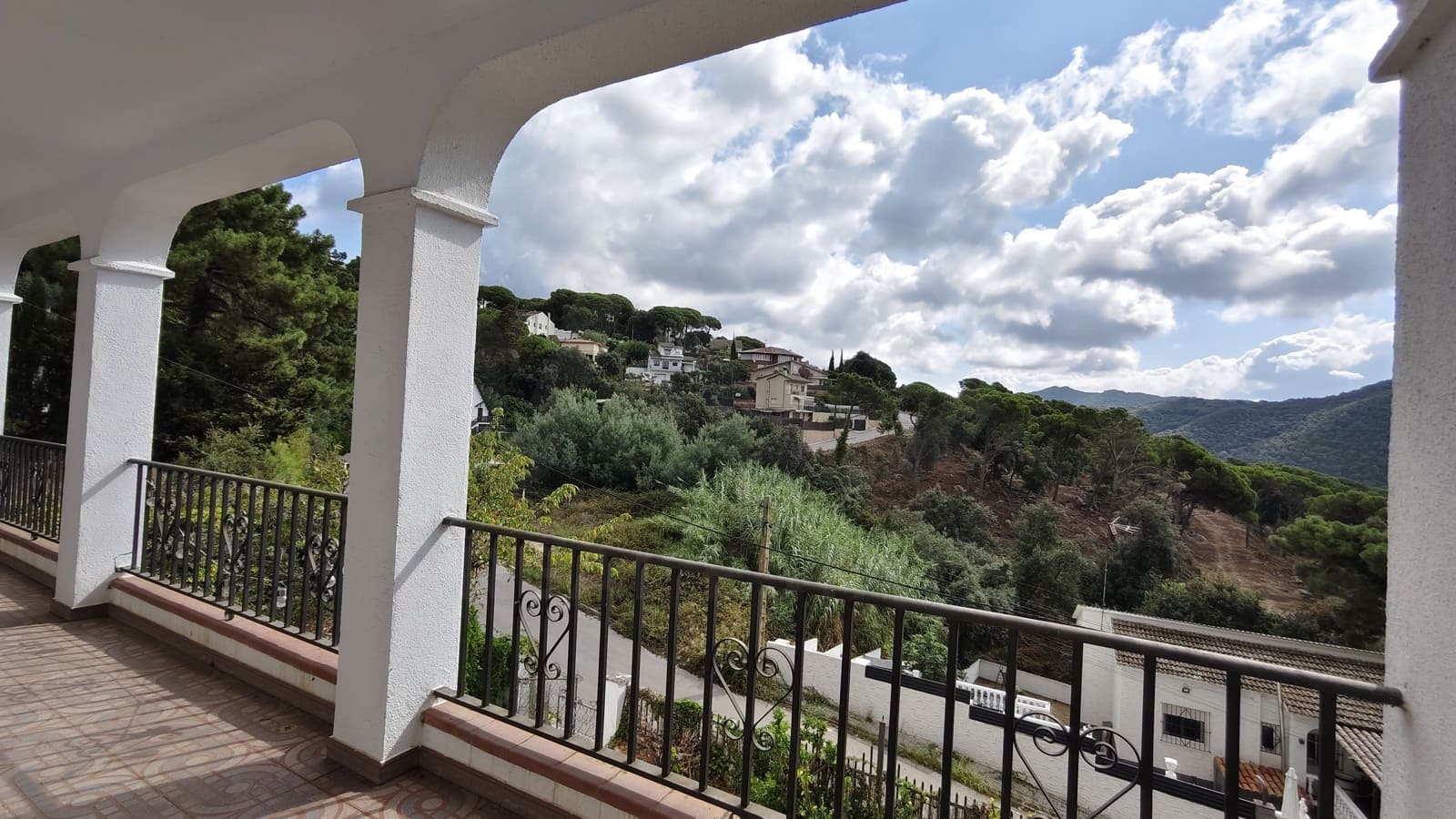 5 bedroom Townhouse for sale in Dosrius with garage - € 450,000 (Ref: 10042042)