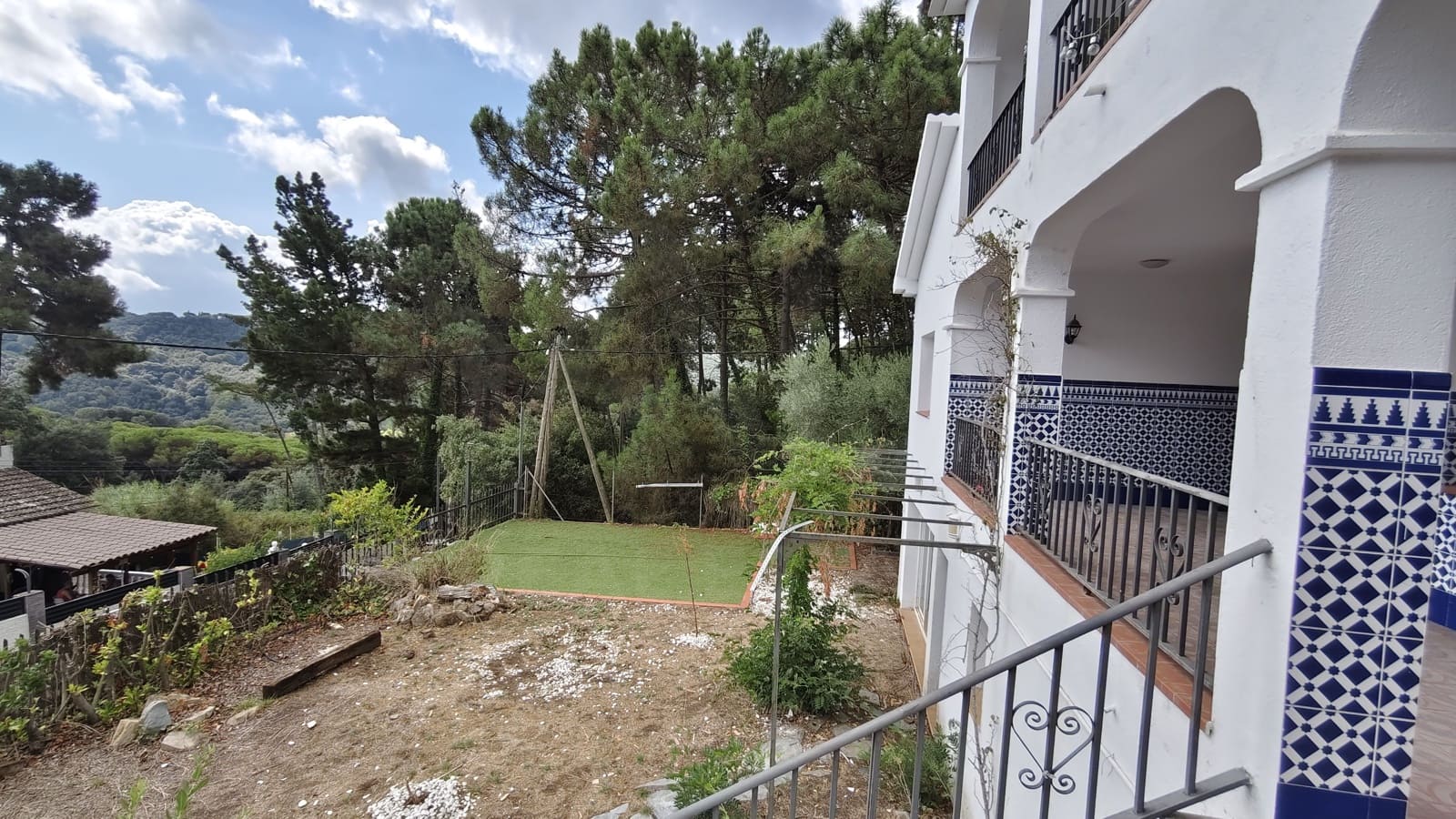 5 bedroom Townhouse for sale in Dosrius with garage - € 450,000 (Ref: 10042042)